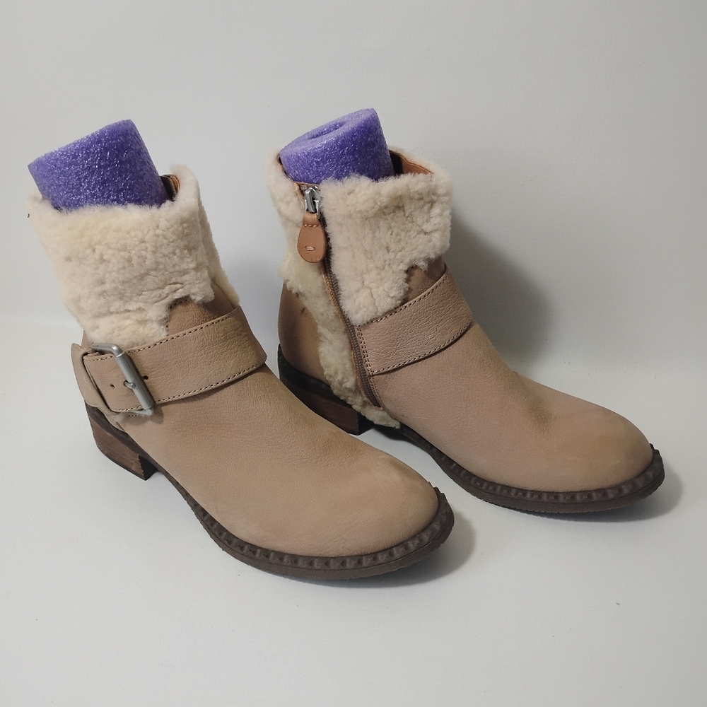 Gentle Souls by Kenneth Cole 6M Women's Tan Faux Shearling Side Zip Ankle Boots